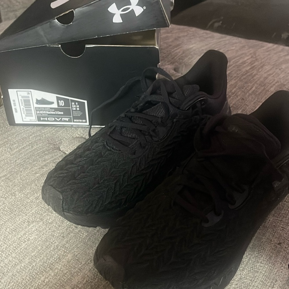 Under Armor HOVR Machina 3 clone